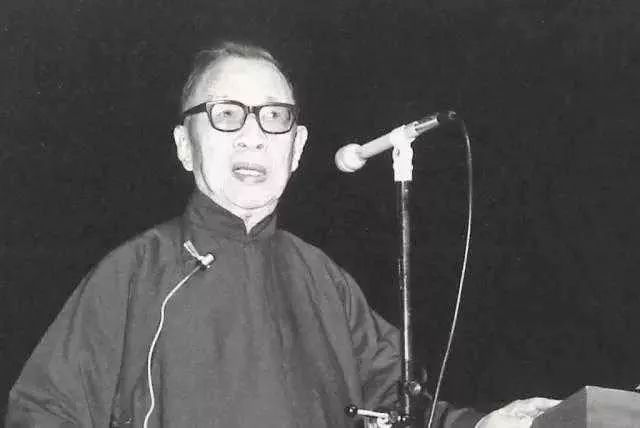 朱学勤:他们凝视着这个轻佻的当下,沉默不语