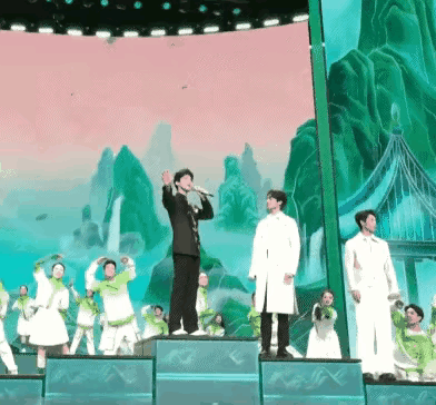 醉春烟三月三来山青草漫漫最美是人间四月的天一江春水绿如蓝做为开场