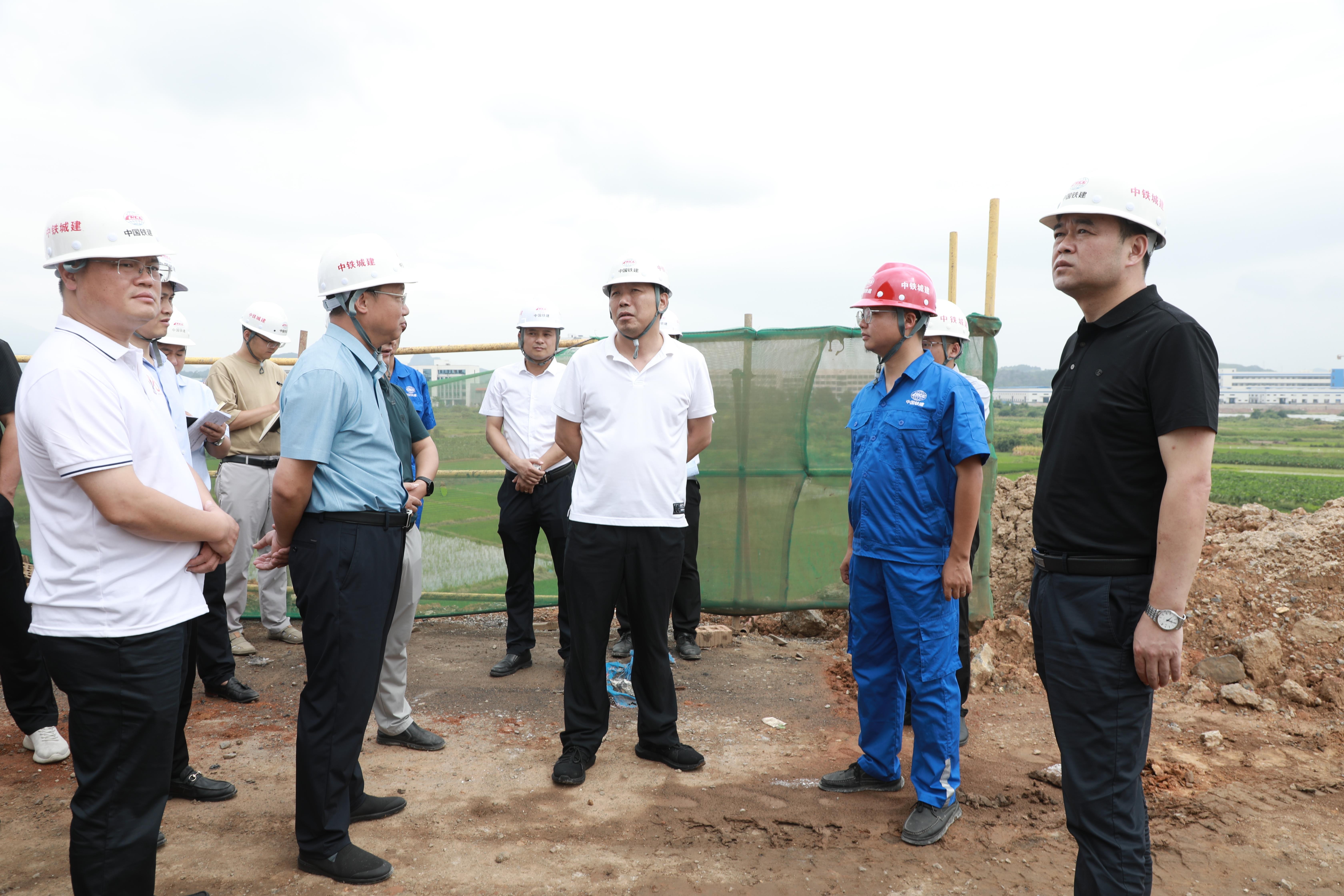 今日永州讯(江华特约记者 王辉)7月17日,江华县委书记段贵建率队到