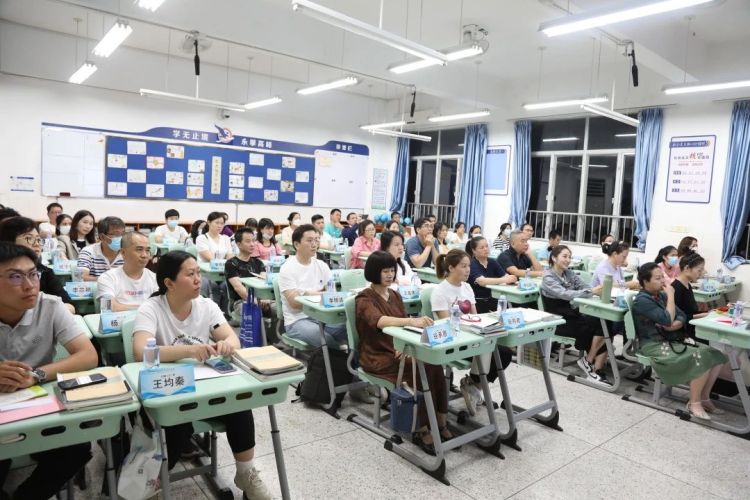 龙珠学校中学部召开2022-2023学年度第二学期期中家长会