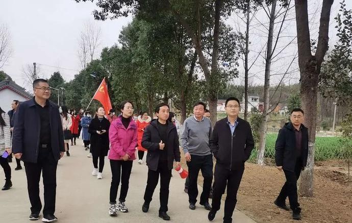 光山县罗陈乡:巾帼做示范 整治环境谋发展—庆"三八"建新功