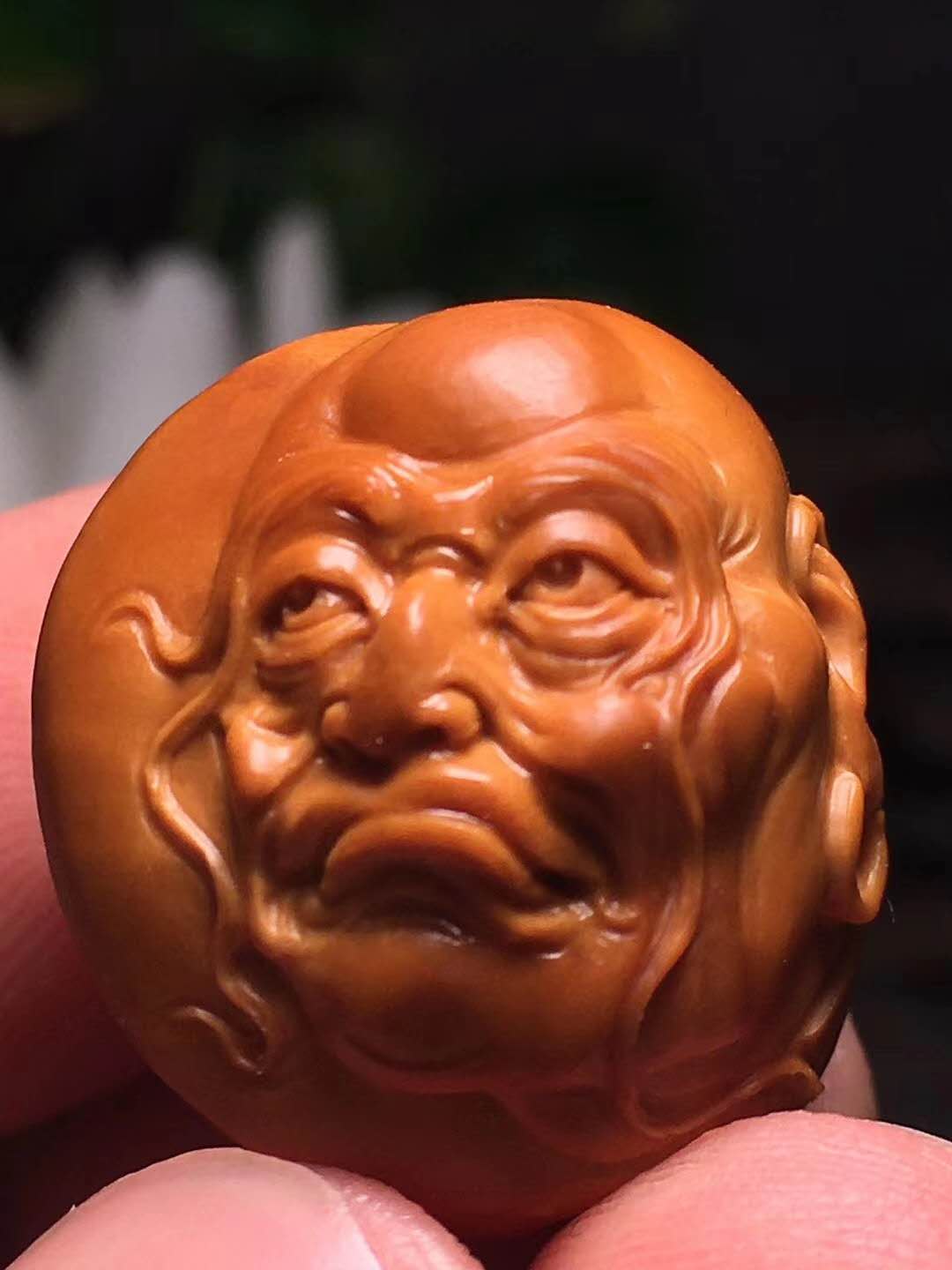 《写实十八罗汉》 如果您恰好是一位时尚的橄榄核雕爱好者,而我们恰好