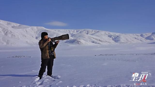 2019年12月5日,摄影师宋林继在青海都兰沟里乡海拔4300米雪域高原