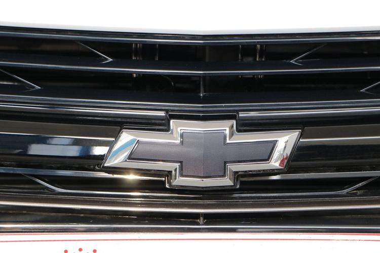 雪佛兰怎么是黑色车标