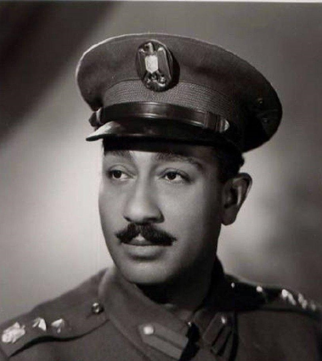 埃及总统萨达特之死:在阅兵仪式上,被"受阅士兵"扫死