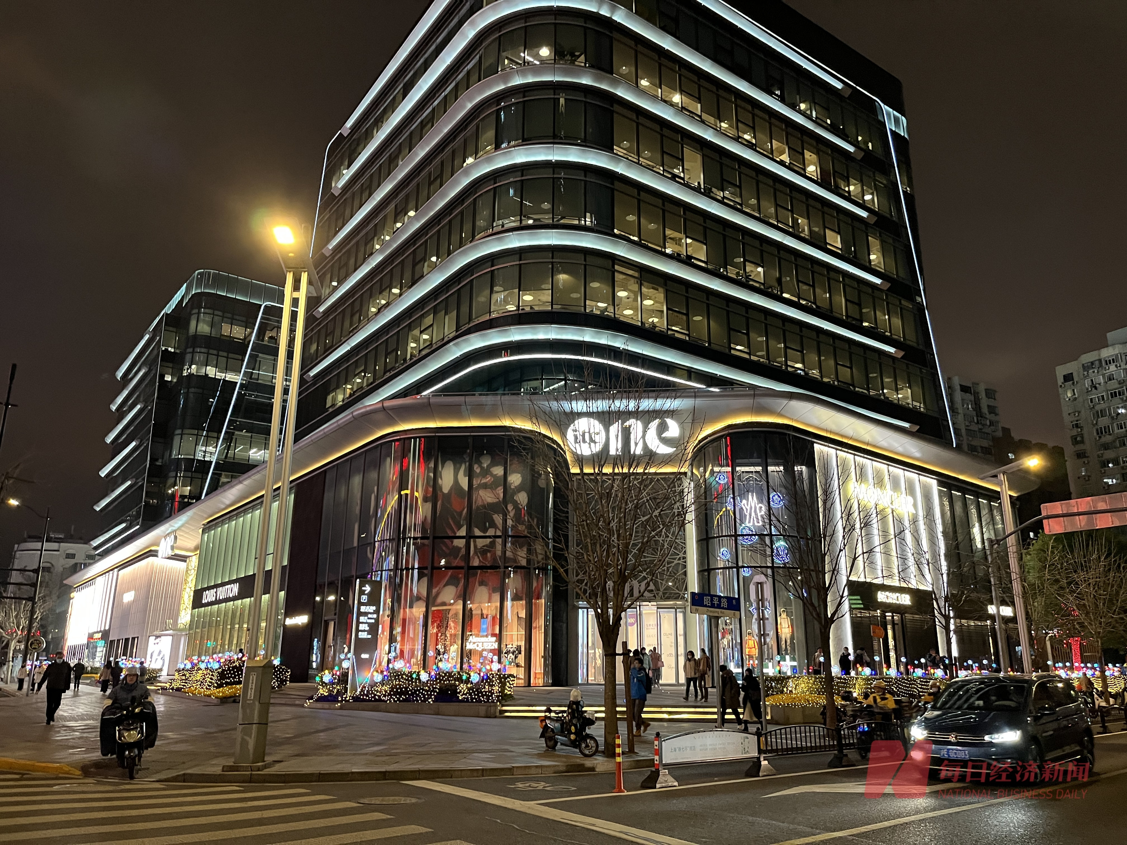 新鸿基地产中期收入和溢利同比双降,未来将持续投资香港及内地一二线