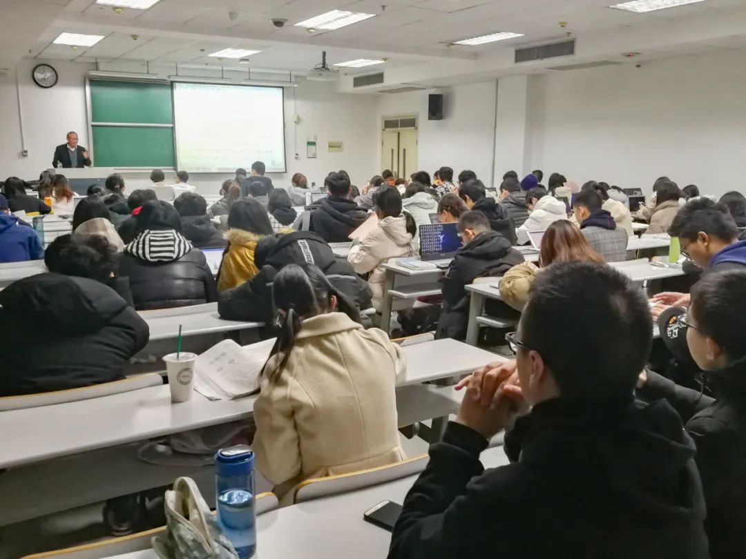 大学教室照片真实图片