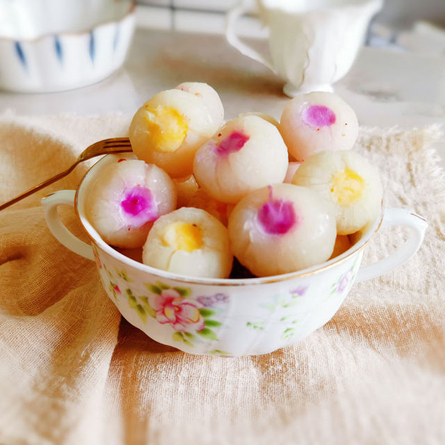 爆浆荔枝奶冻,冰冰凉,一口爆浆