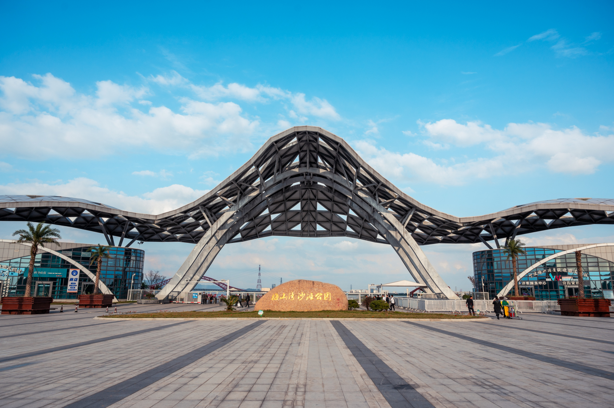 原来宁波也有沙滩,全长1.88公里的沙滩公园,海岸风光十分美丽