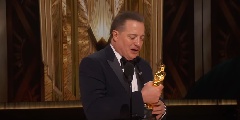 布伦丹·弗雷泽 (brendan fraser) 接受最佳男主角奥斯卡奖