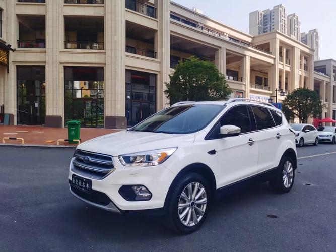 经过实际测试,福特翼虎5t与0t车型的平均油耗均为每百公里8升,而它们