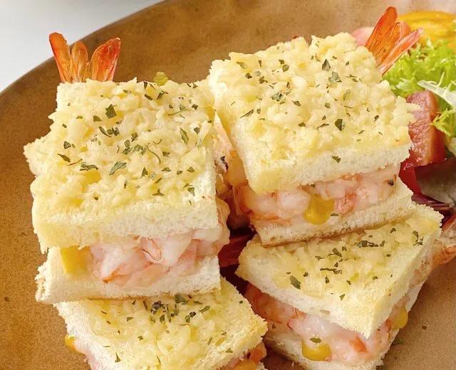 酱香味美鲜嫩入味的鲍鱼鸡翅煲,巨好吃:蒜香面包虾