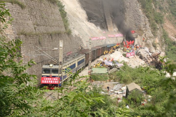 成渝铁路事故图片