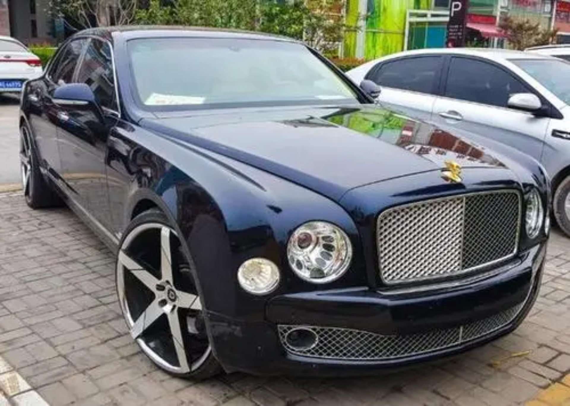 宾利的车标是什么?