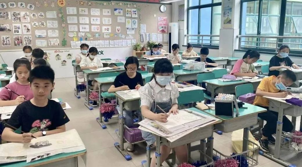 九百少儿齐绘画,又一届"萌芽杯"展开角逐!