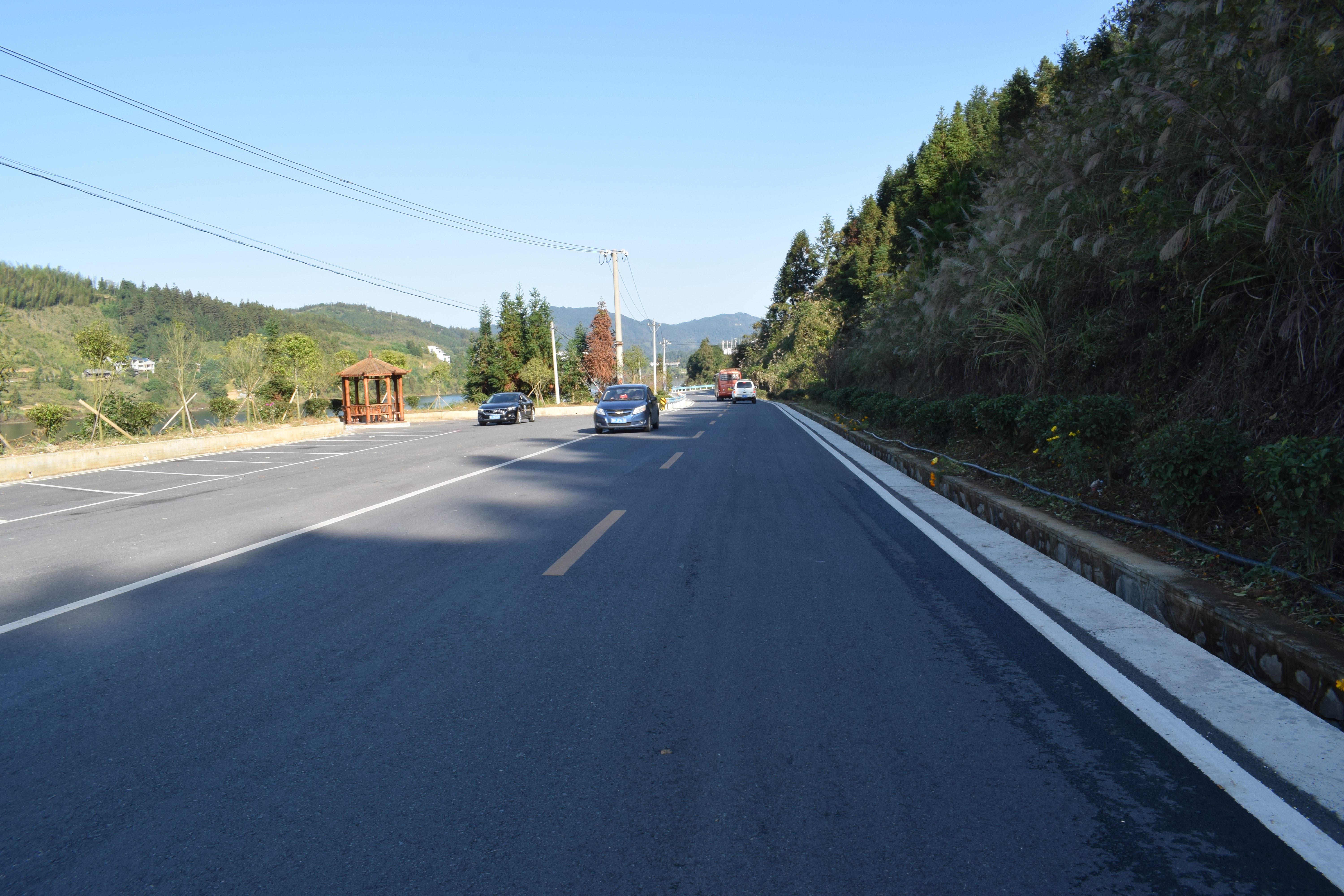 天柱县首条乡镇通三级及以上公路建成通车