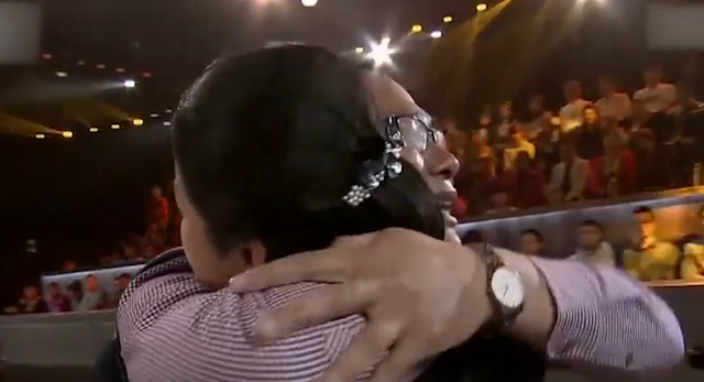 高二女学生易彩虹,帮助10岁陌生弟弟四个月,男子为报恩苦寻26年