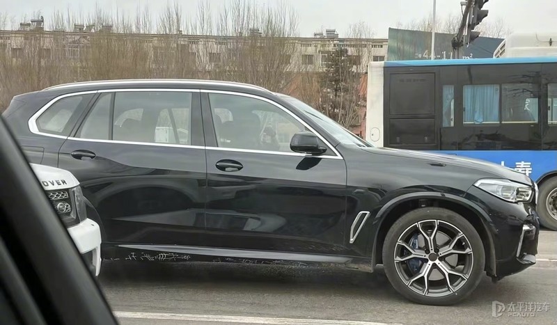 或将于4月正式上市 国产宝马x5路试图曝光