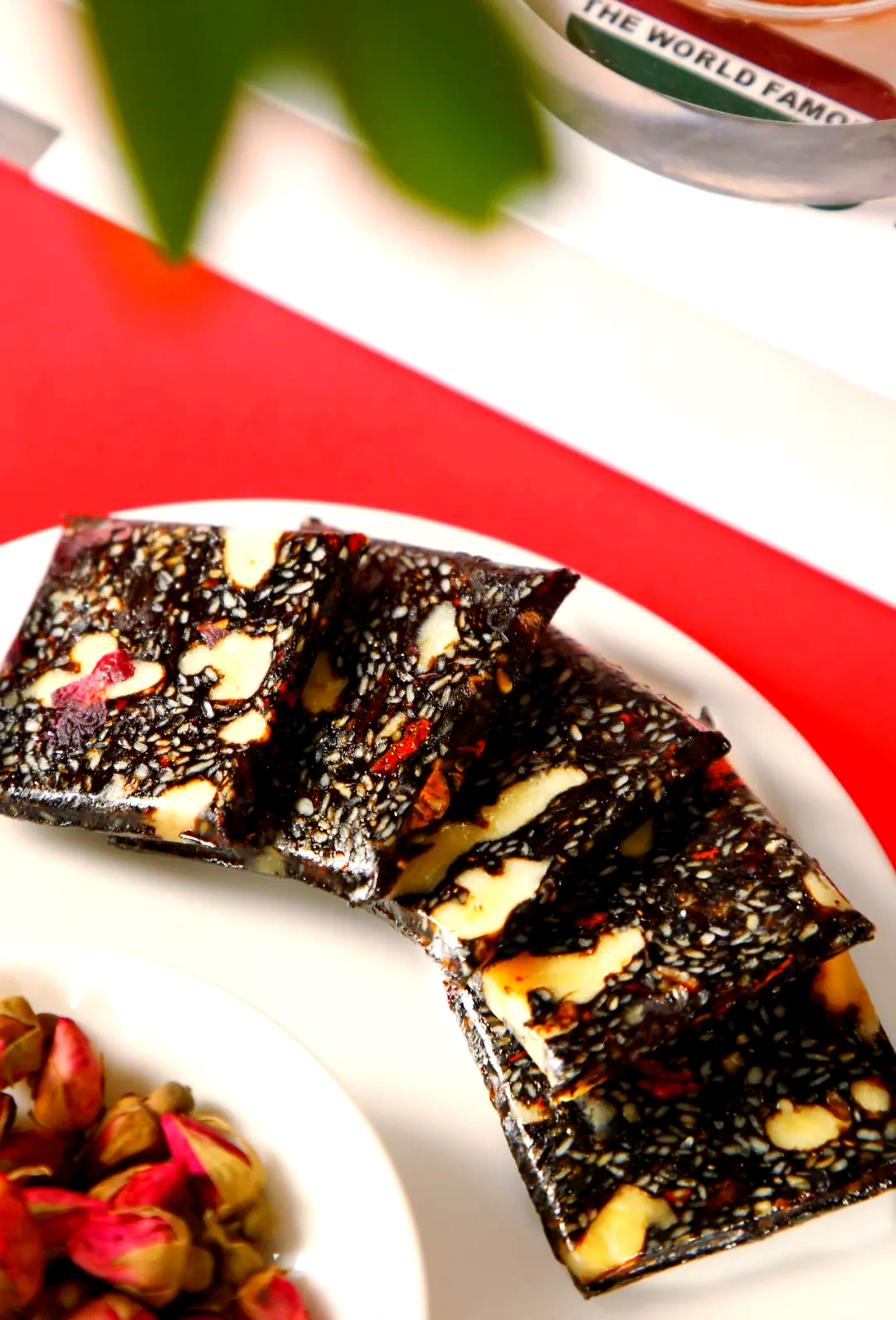 身体疲劳无力?可能是气血不足,试试阿胶糕来调理!