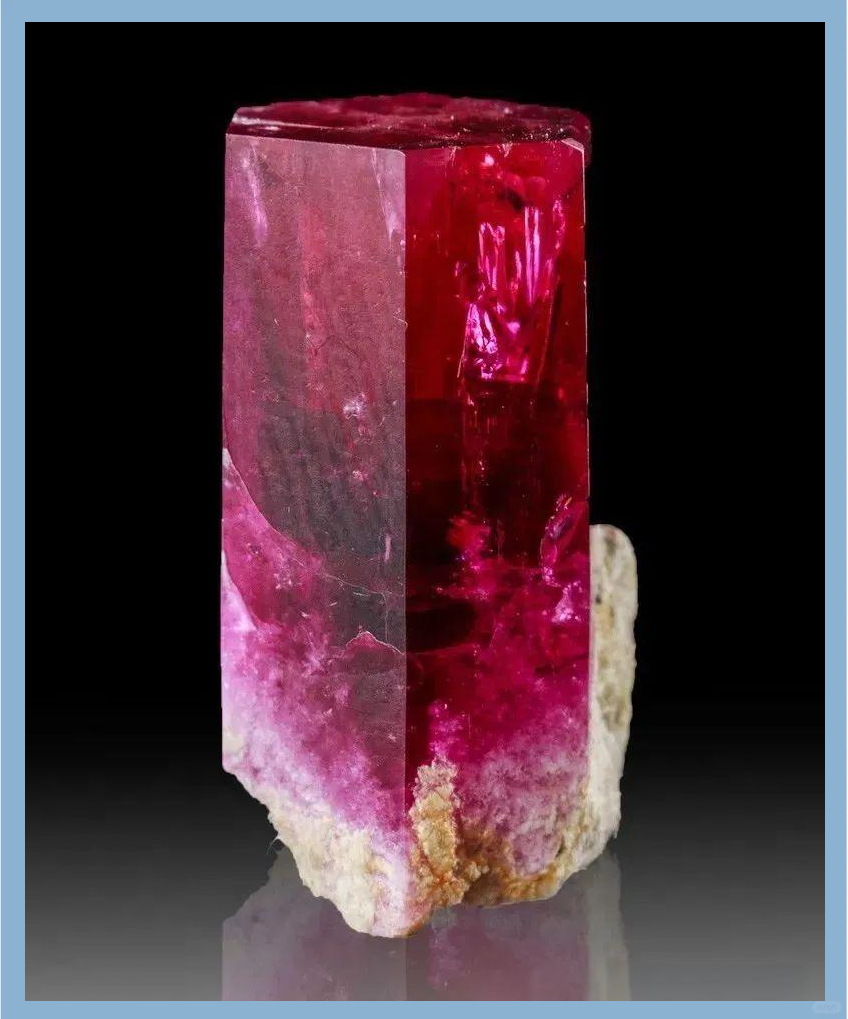 探索多彩宝石原石,感受大自然的神奇创造力