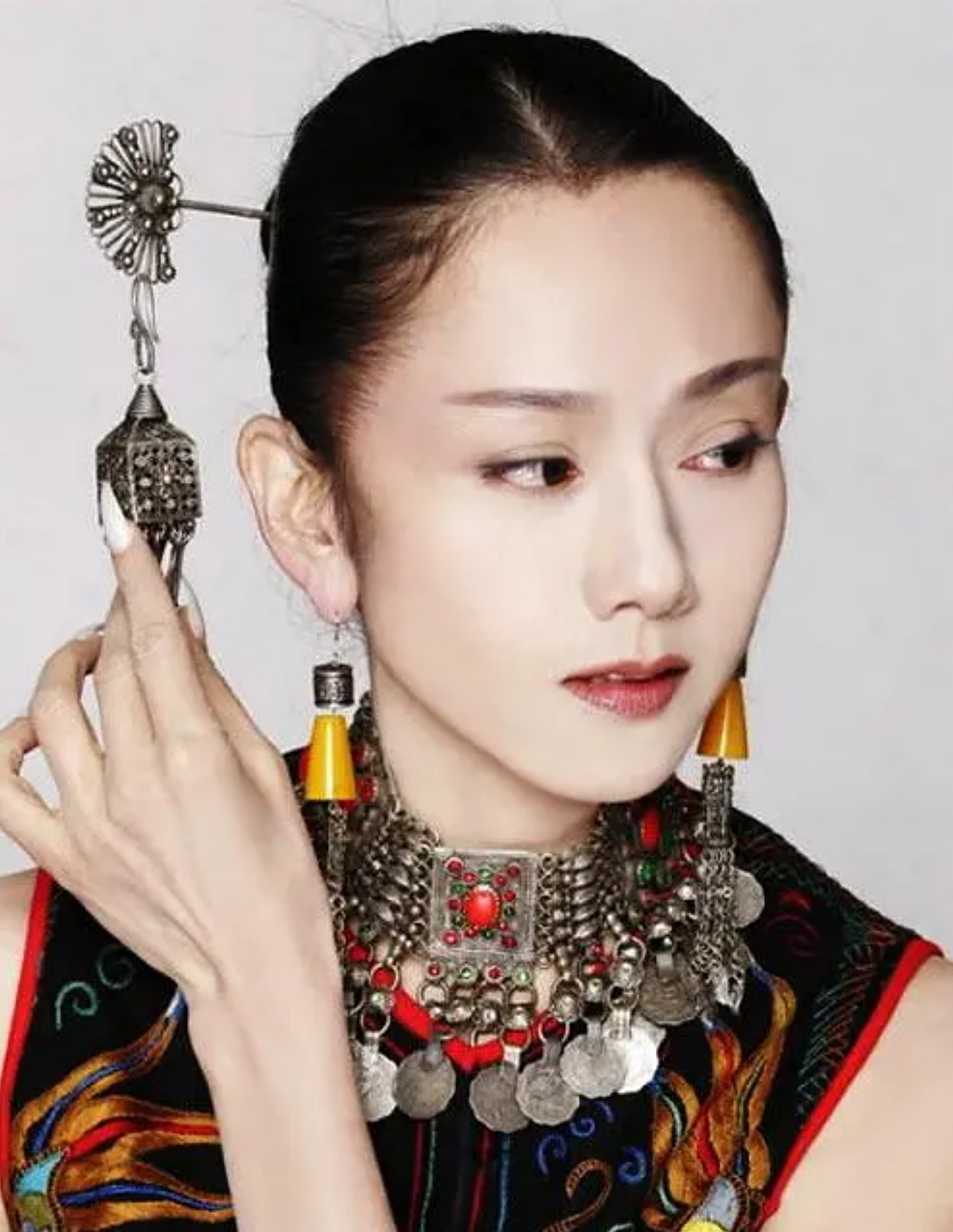 她是"孔雀公主"杨丽萍,为舞蹈艺术倾尽所有,是仙女还是疯子?