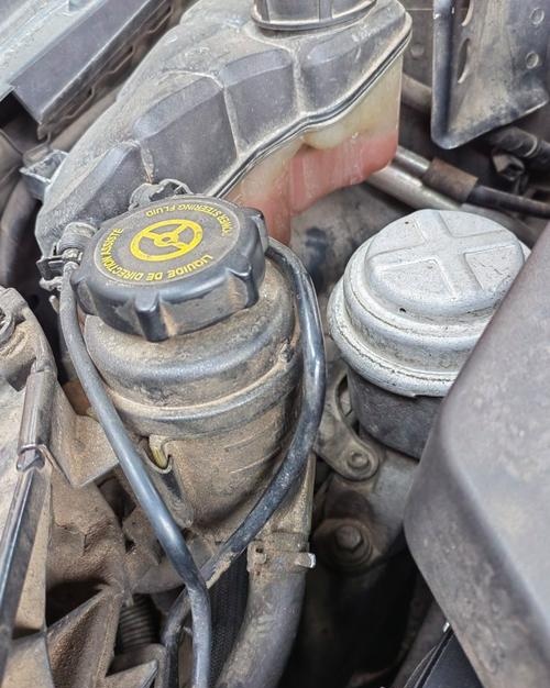 转向助力油是干什么用的?转向助力油是什么颜色的