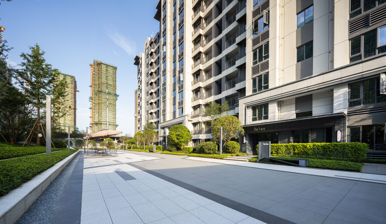 金辉·优步星樾丨超阔楼距,让绿意恣意生长