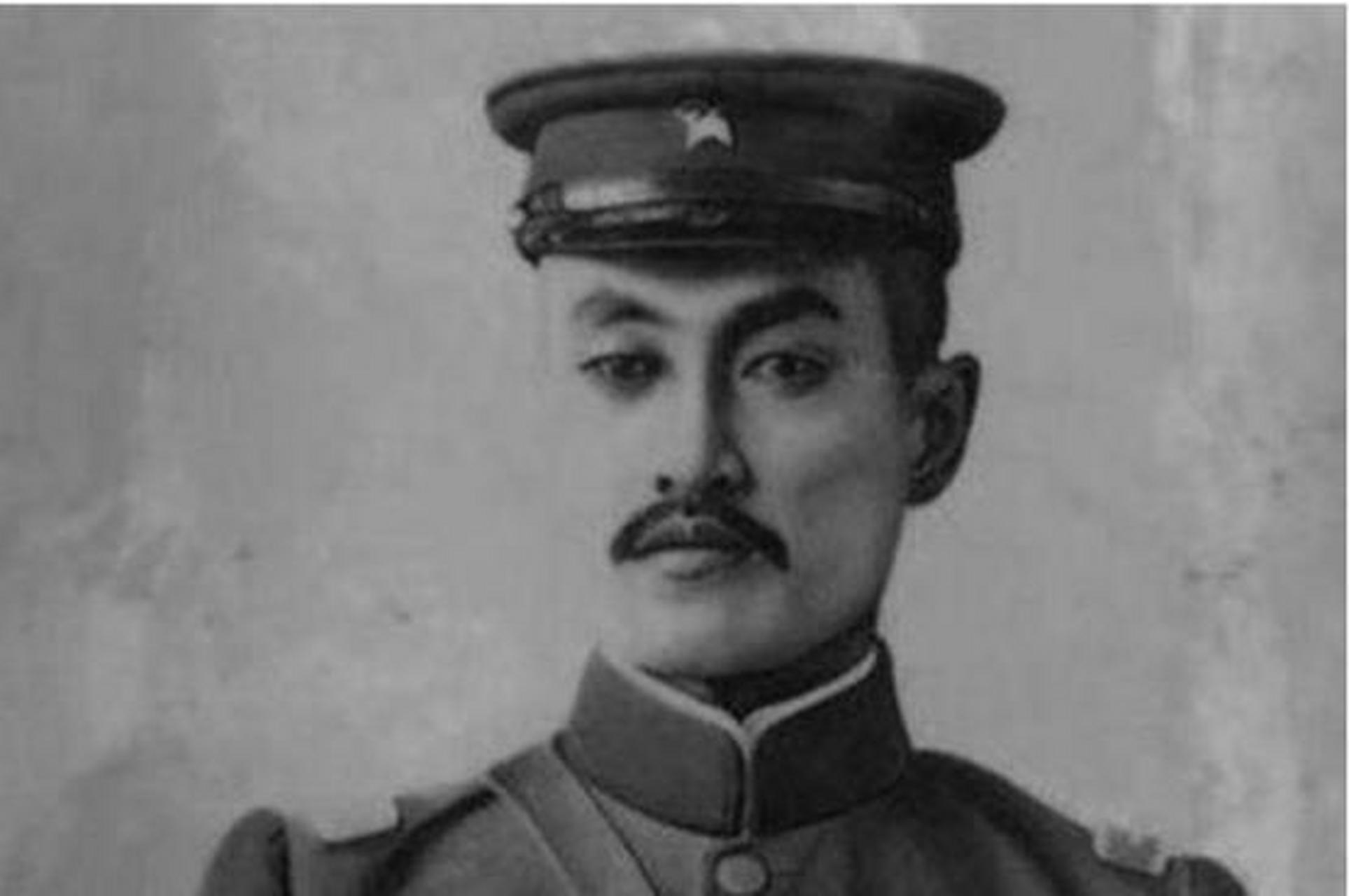 可是张作霖的士兵还是追了过来,两人没办法,只好