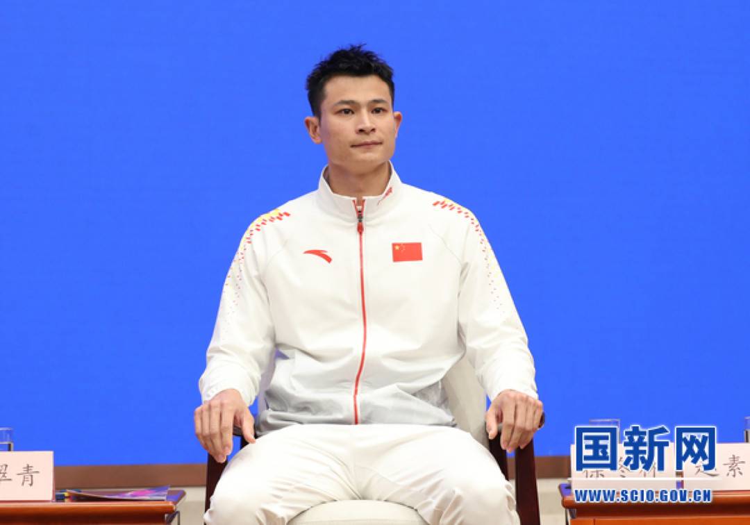 盲人领跑员徐冬林:尝试戴过眼罩,体验他们的生活