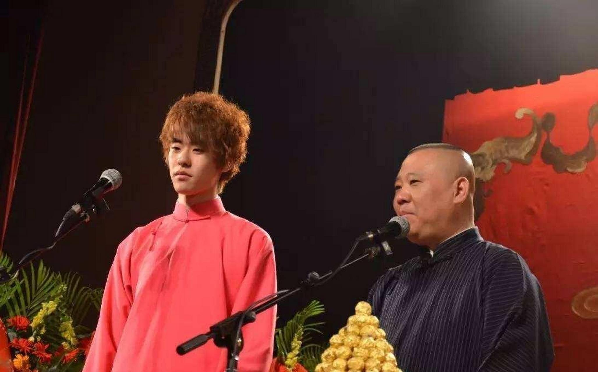 对于天津德云社来说,五一期间既是小长假,又是周年庆,真可谓是双喜