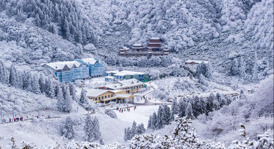 南川金佛山下雪图片