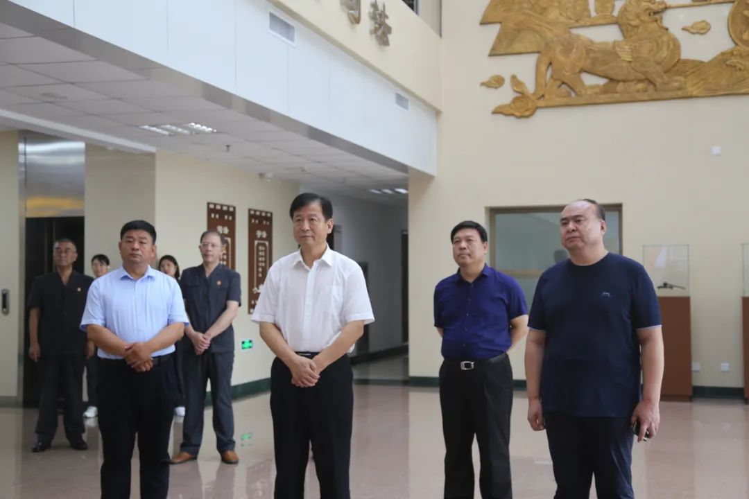 德州市委政法委主持日常工作的副书记李俊杰来陵城区法院视察调研