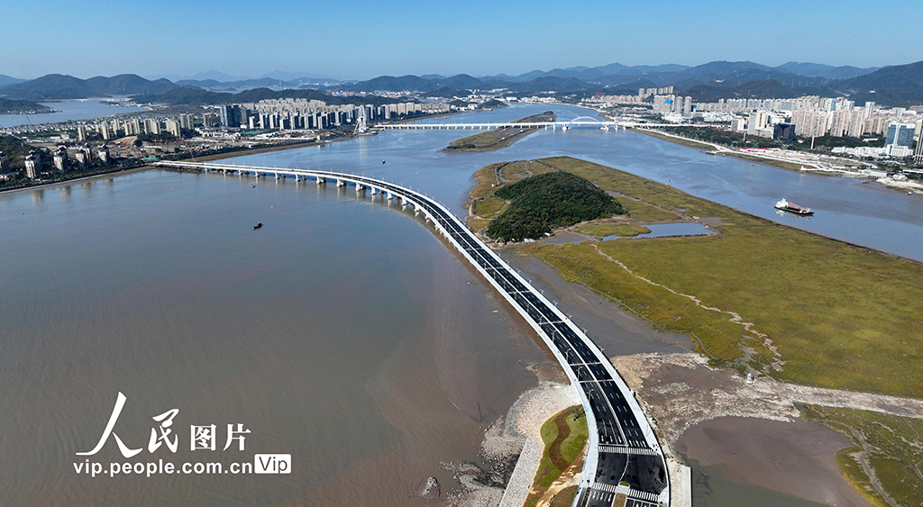 浙江舟山新城茶山大桥试通车