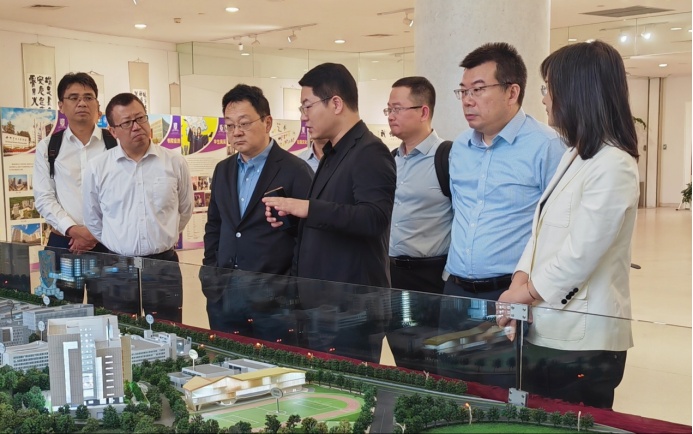 上海市副市长解冬一行赴深圳调研高等教育发展情况