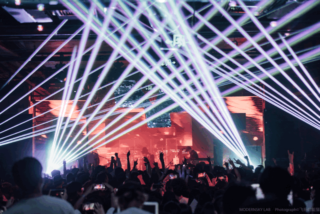 modernskylab入驻重庆大悦城解锁潮人新地标