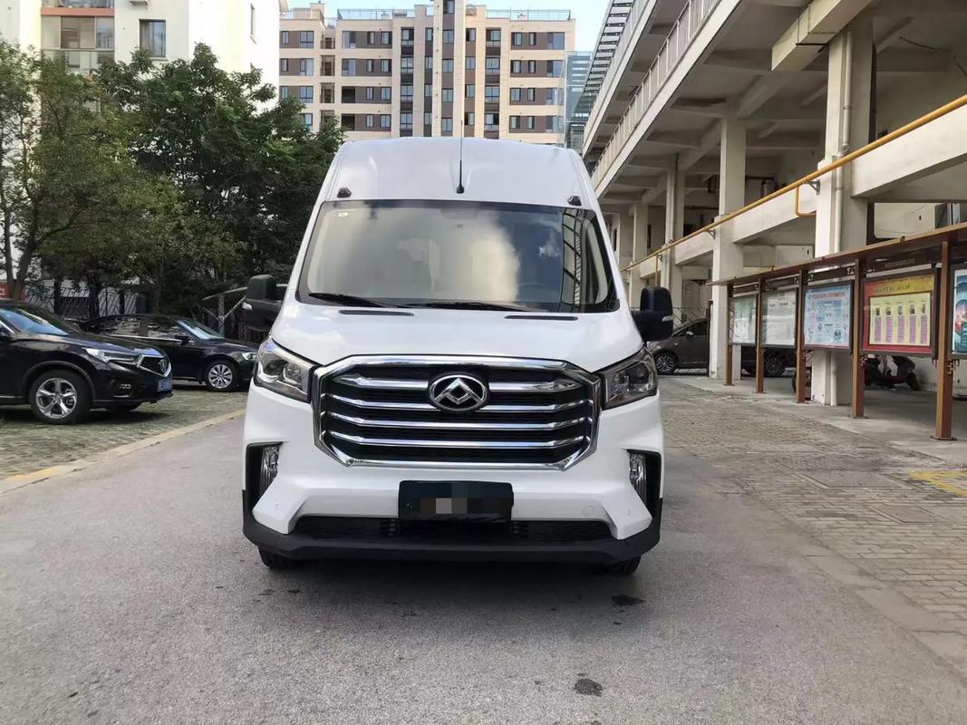 上汽大通v90 加长轴高顶