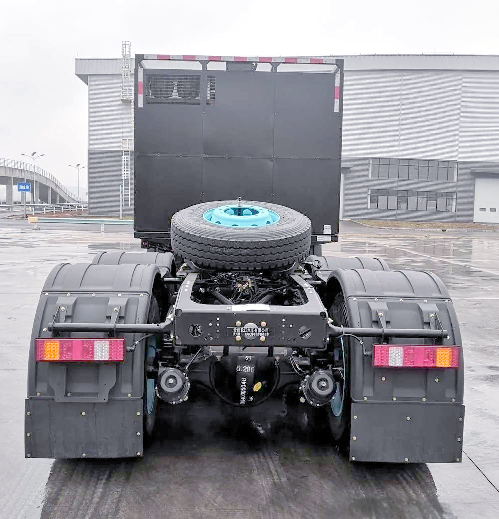 贵州长江汽车推出纯电动换电牵引车,配置详情揭秘