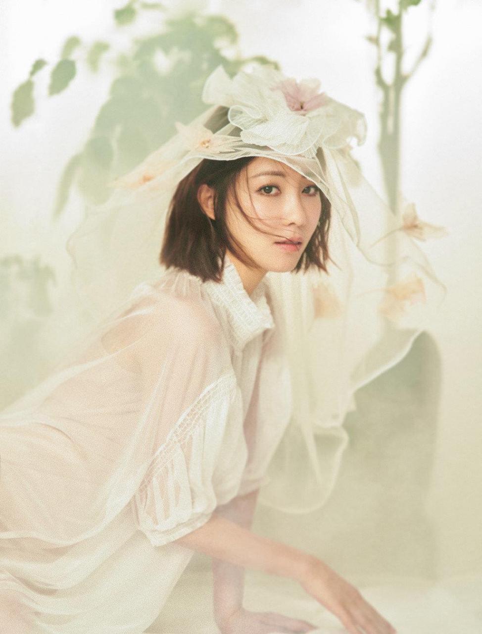 安唯绫,一袭纱裙,飘逸,唯美,轻盈.