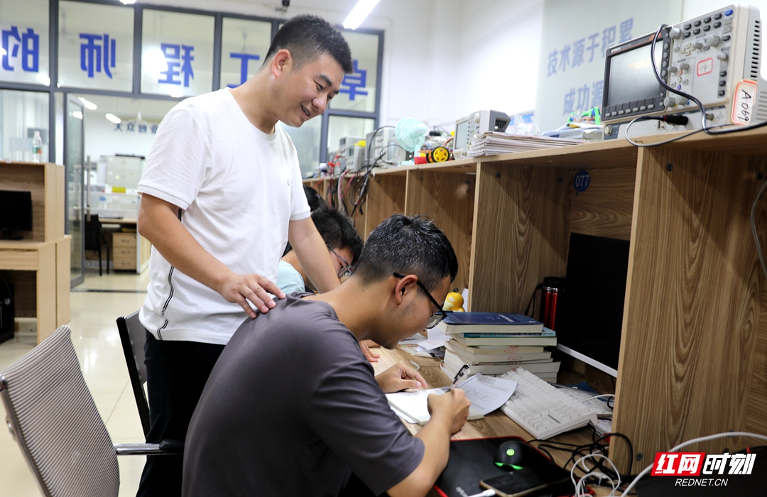 湖南工程学院教师张彬:潜心科研 尽心育人 做节能减排的追梦人