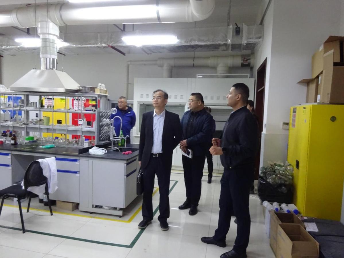 肖文交院士深入科研一线开展主题教育专题调研