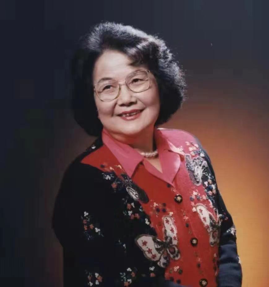 龚琳娜缅怀歌唱家叶佩英:她唱《我爱你,中国》有真挚单纯的情感