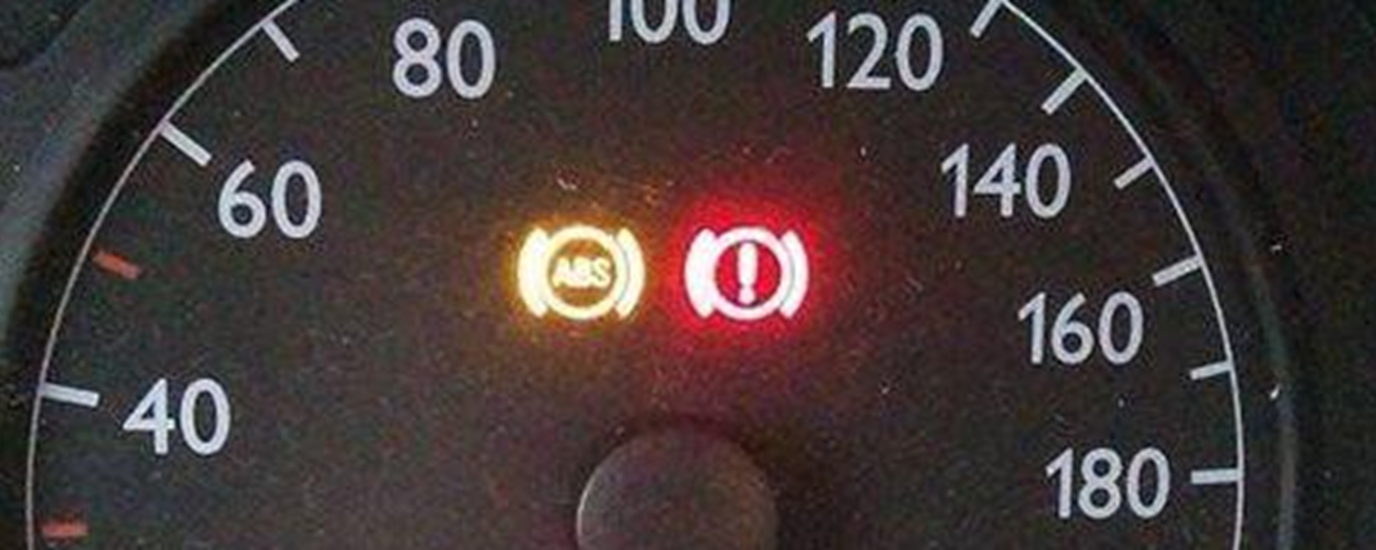 汽车abs亮黄灯是什么原因?abs是什么东西?