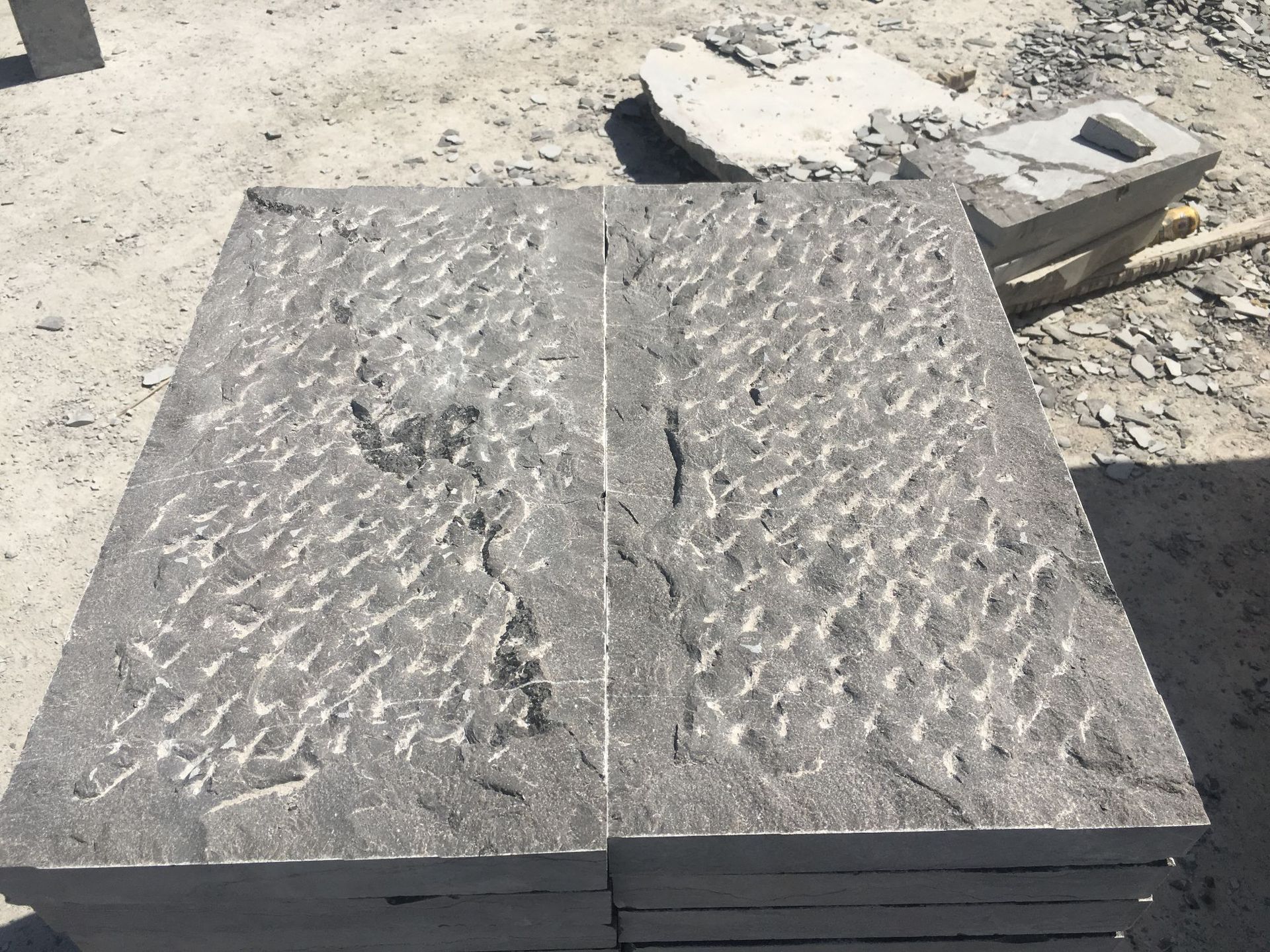 菠萝面青石板介绍