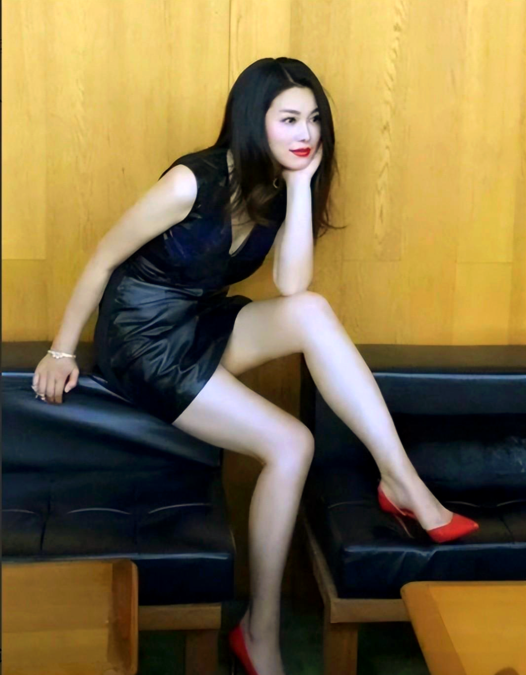 于娜与印小天:时光变迁中的自我追寻