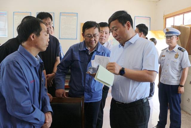 陈景春带队督查全县节前安全生产工作