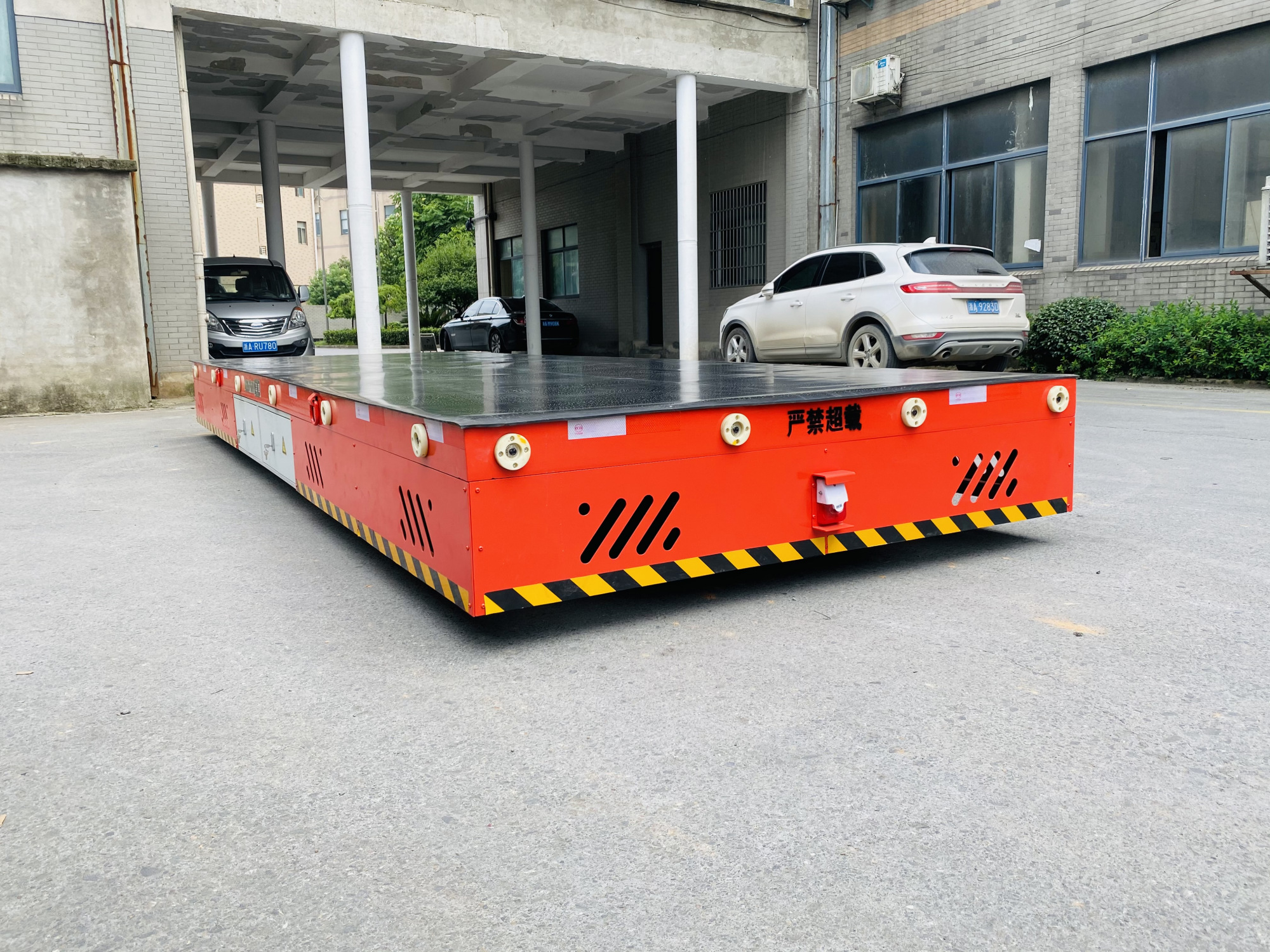 无轨电动搬运车 蓄电池转弯车转运 钢包车物流台车电动平板车厂家