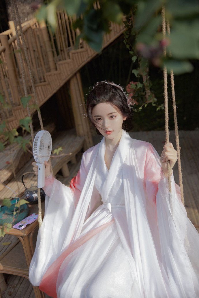 网评95后「最美古装小花」4:杨超越