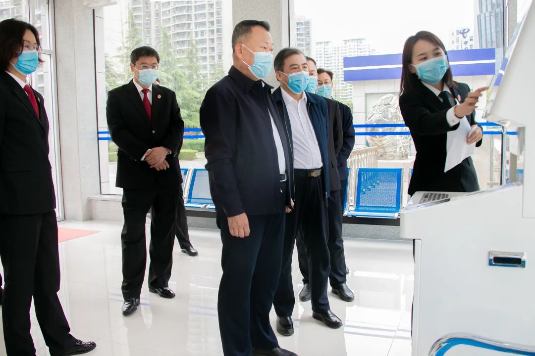 王世波来临沂中院视察工作