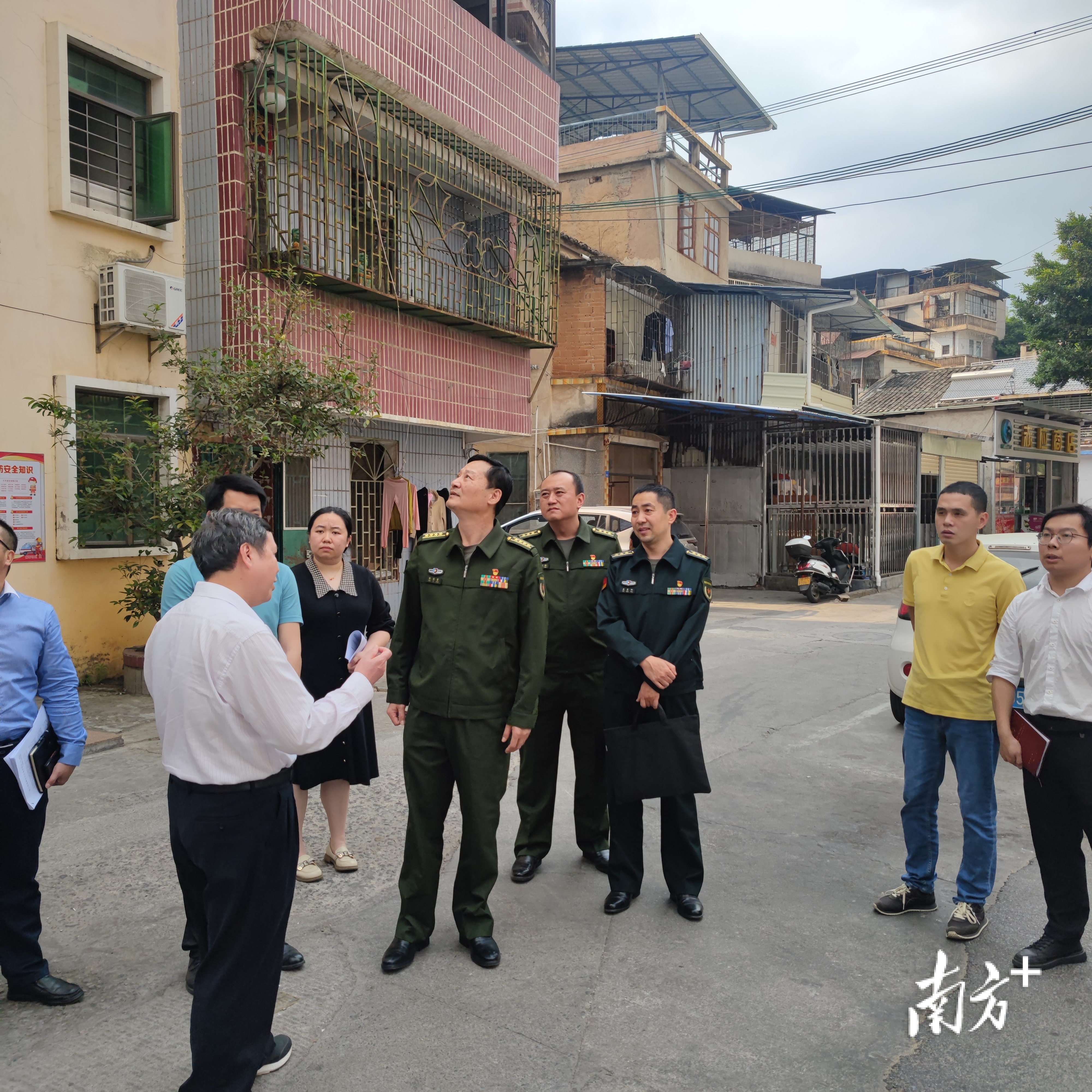 陈煜昌到挂点社区督导检查创文工作