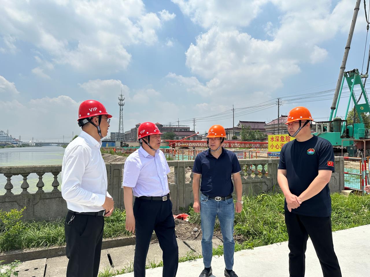 南通市交通运输局局长周建飞一行实地调研双桥枢纽项目